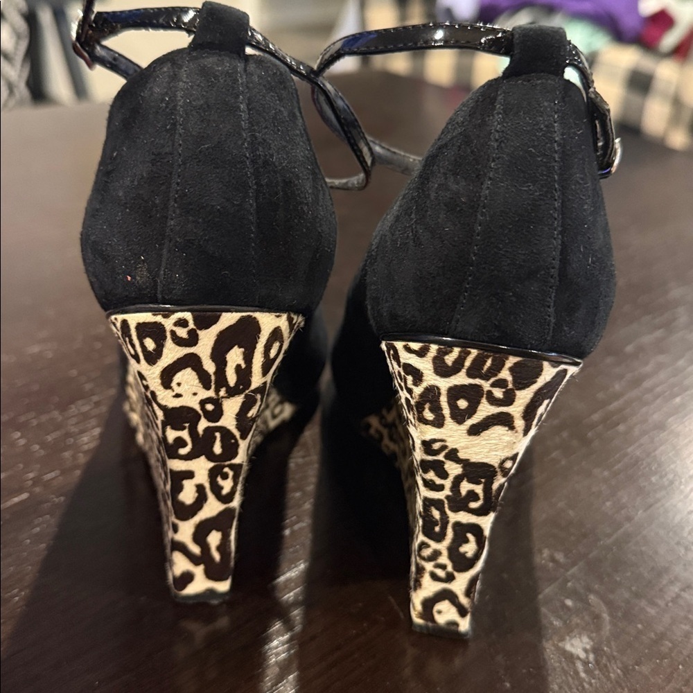 Black Peep-Toe Wedge Heels with Leopard Print whbm sz 8 White House market - Picture 6 of 6